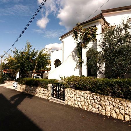 Apartment Draga 17 Njivice Bagian luar foto