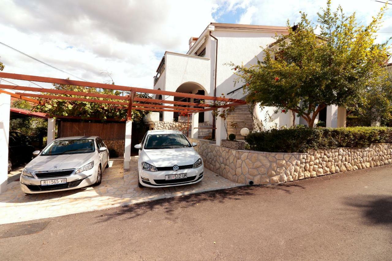 Apartment Draga 17 Njivice Bagian luar foto
