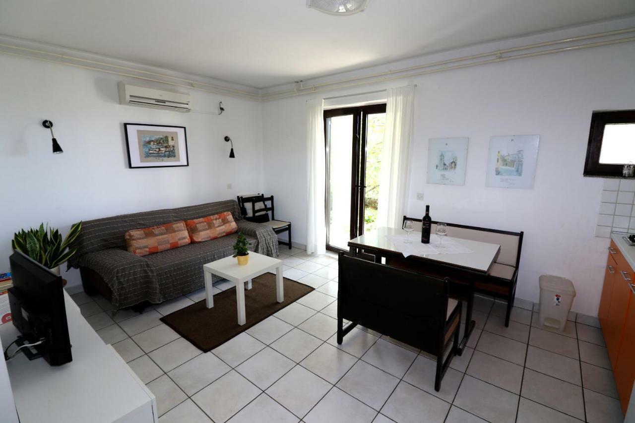 Apartment Draga 17 Njivice Bagian luar foto