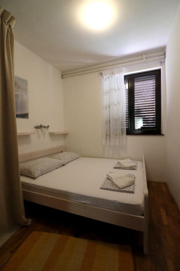 Apartment Draga 17 Njivice Bagian luar foto