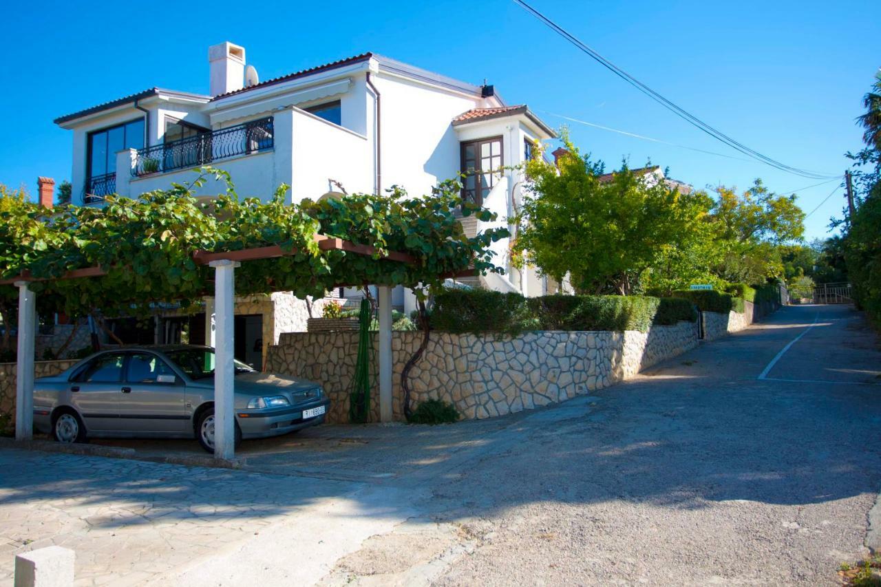 Apartment Draga 17 Njivice Bagian luar foto